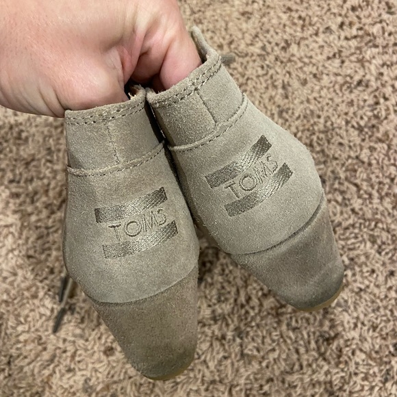 Taupe Tom Wedges - Picture 5 of 5